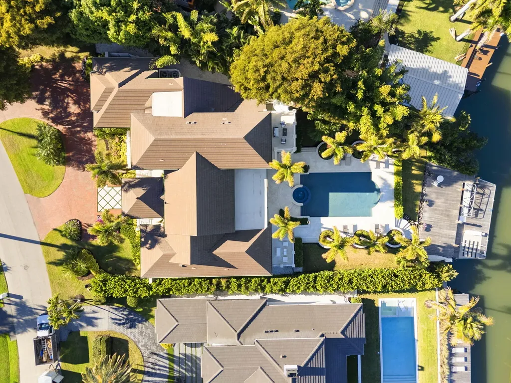 221 Aqua Court Naples FL 34102