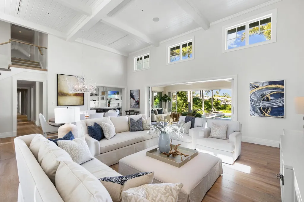 221 Aqua Court Naples FL 34102