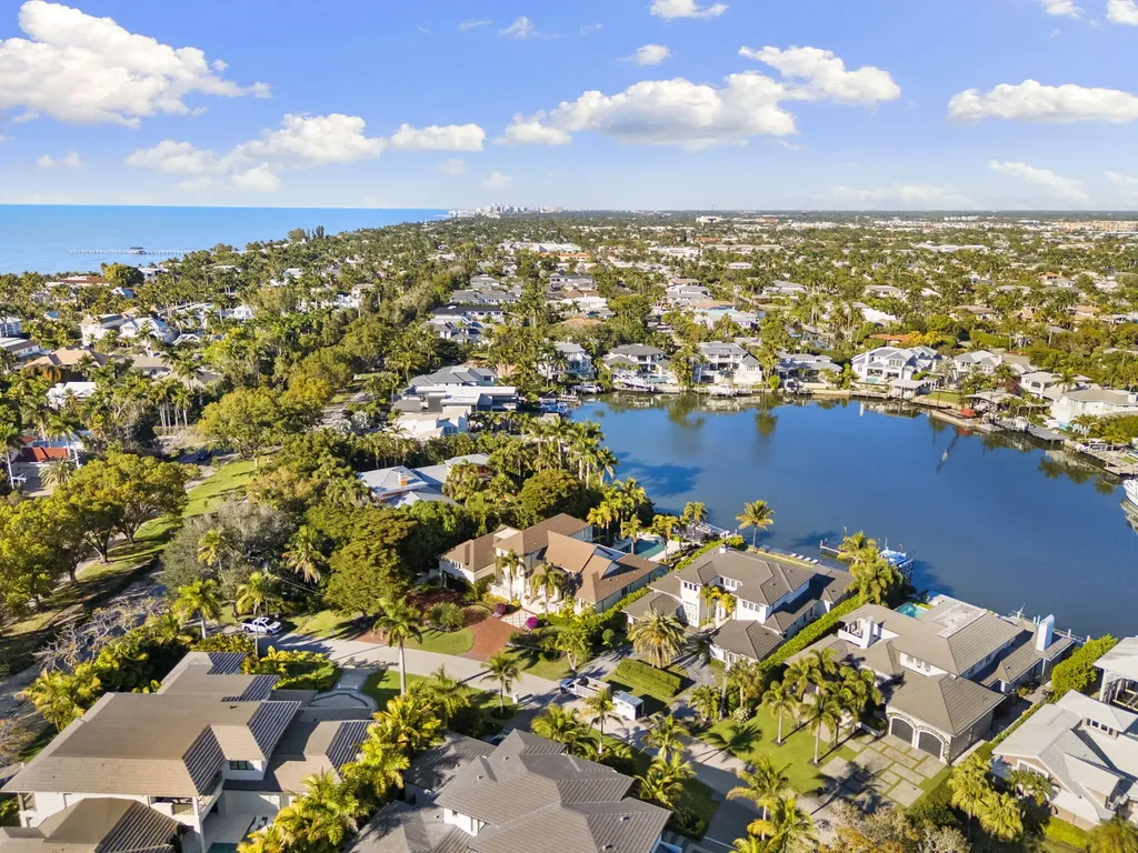 221 Aqua Court Naples FL 34102