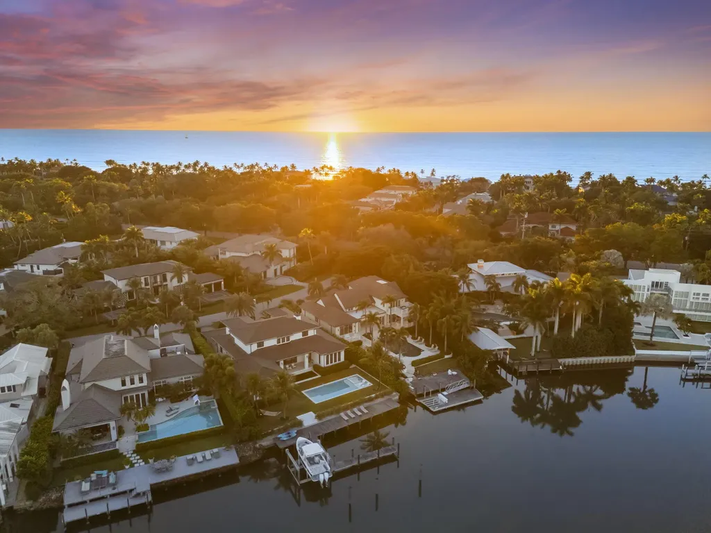 221 Aqua Court Naples FL 34102