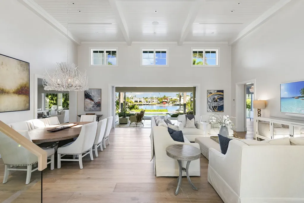 221 Aqua Court Naples FL 34102