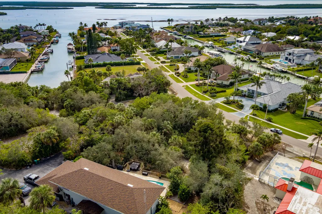 889 Scott Drive Marco Island FL 34145