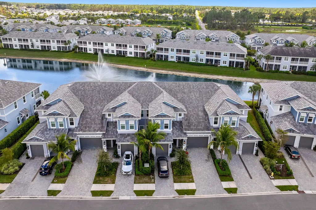 2609 Seychelles Circle Naples FL 34112