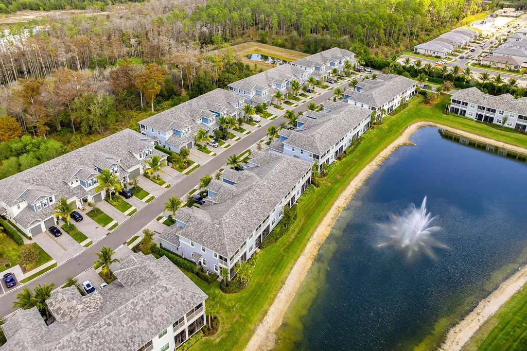 2609 Seychelles Circle Naples FL 34112