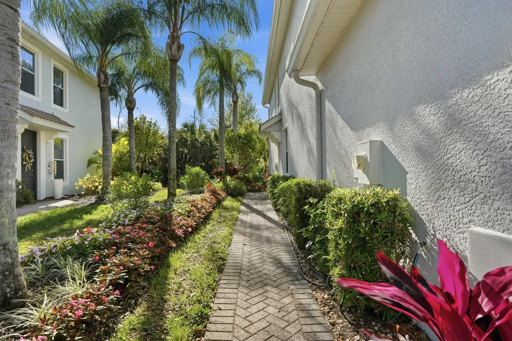 15671 Marcello Circle Naples FL 34110