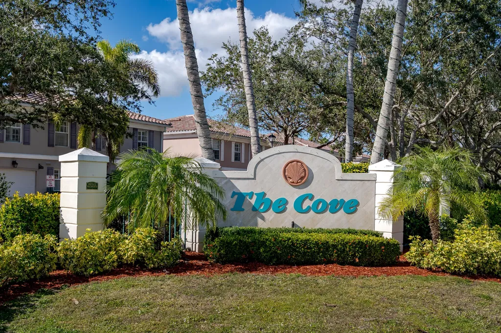 5353 Cove Circle Naples FL 34119