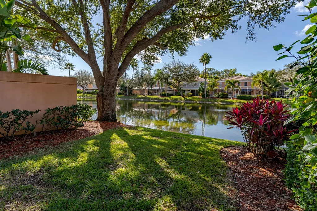 5353 Cove Circle Naples FL 34119