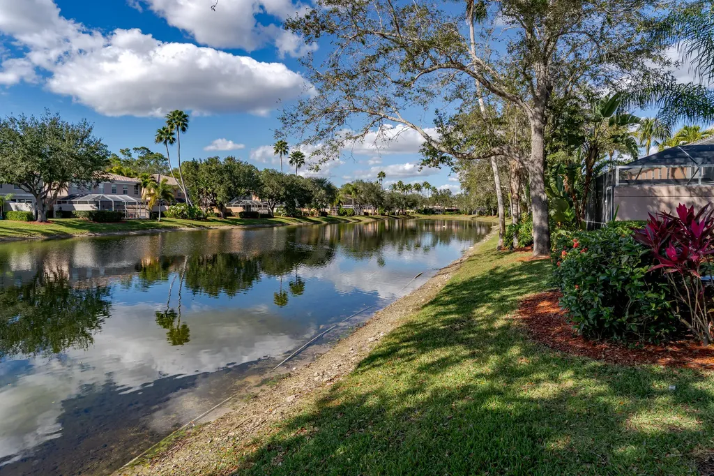 5353 Cove Circle Naples FL 34119