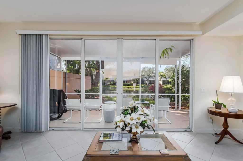 5353 Cove Circle Naples FL 34119