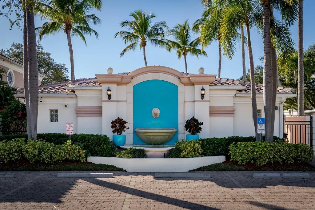 5353 Cove Circle Naples FL 34119