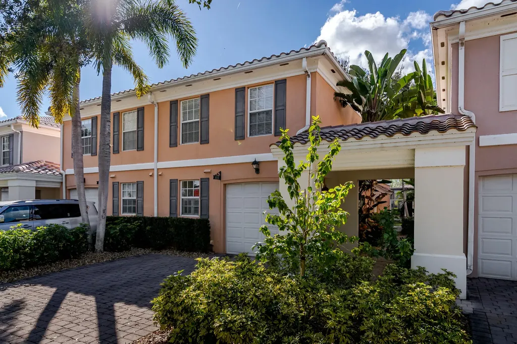 5353 Cove Circle Naples FL 34119