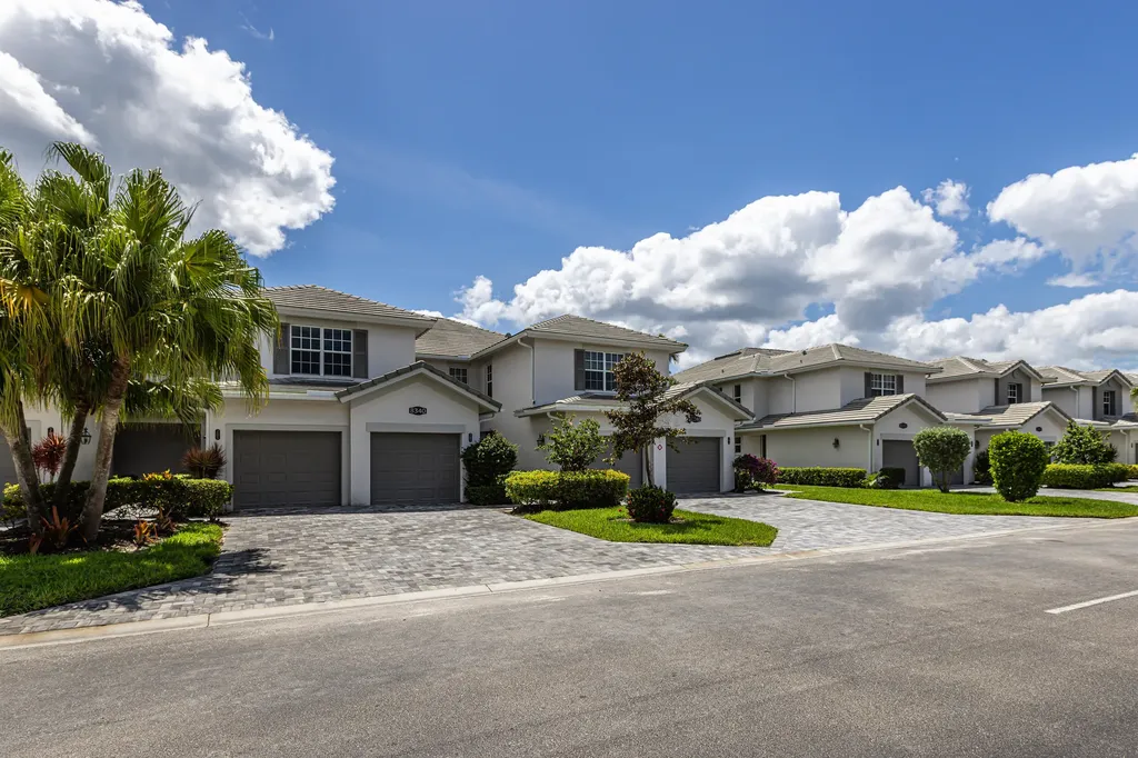 8340 Whisper Trace Way Naples FL 34114