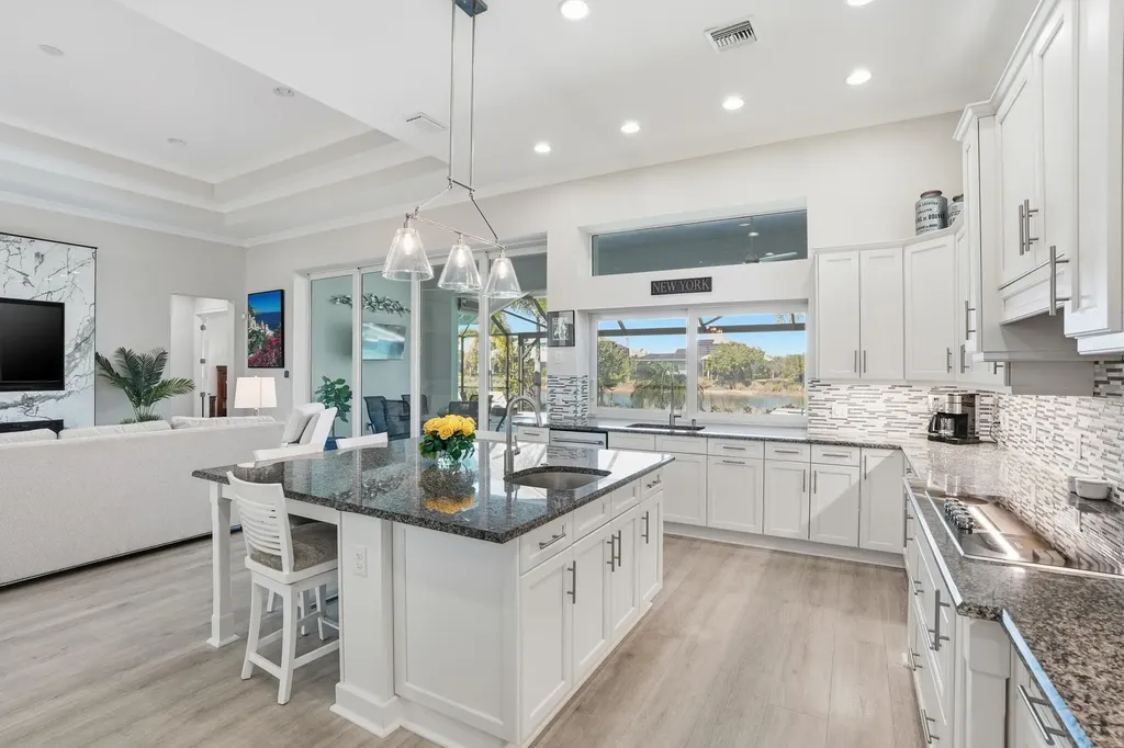 6061 Lucaya Way Naples FL 34113