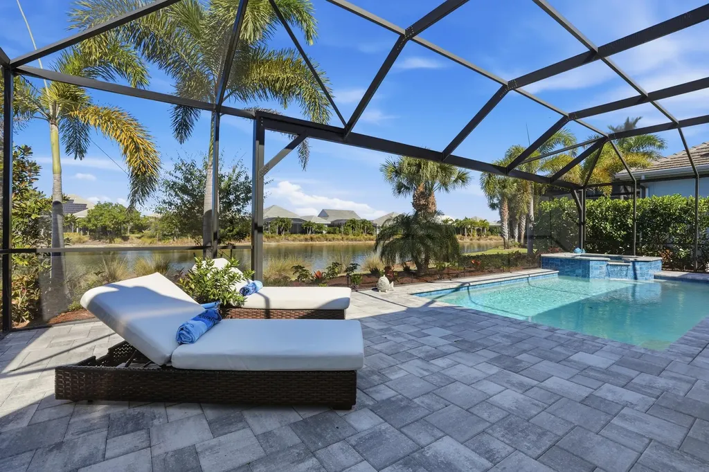 6061 Lucaya Way Naples FL 34113