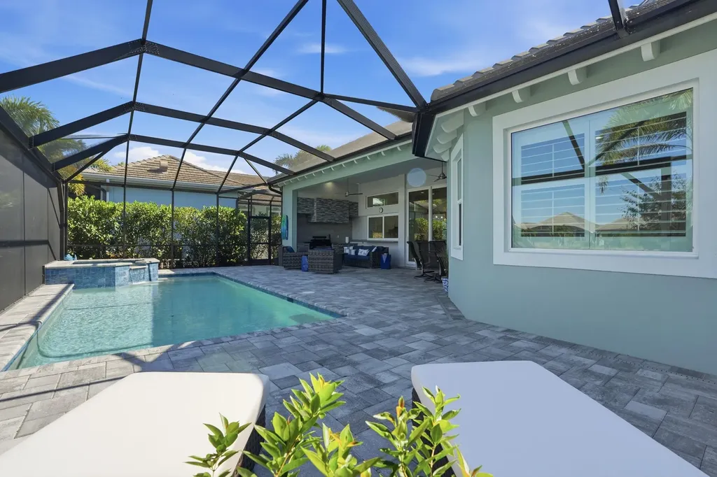 6061 Lucaya Way Naples FL 34113