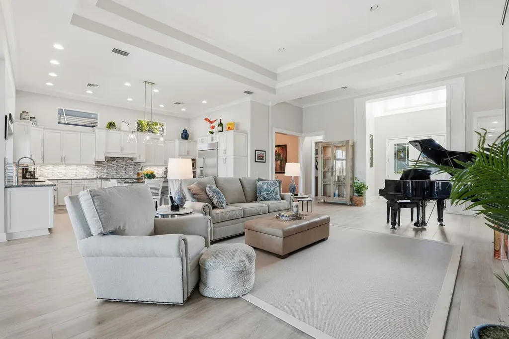 6061 Lucaya Way Naples FL 34113