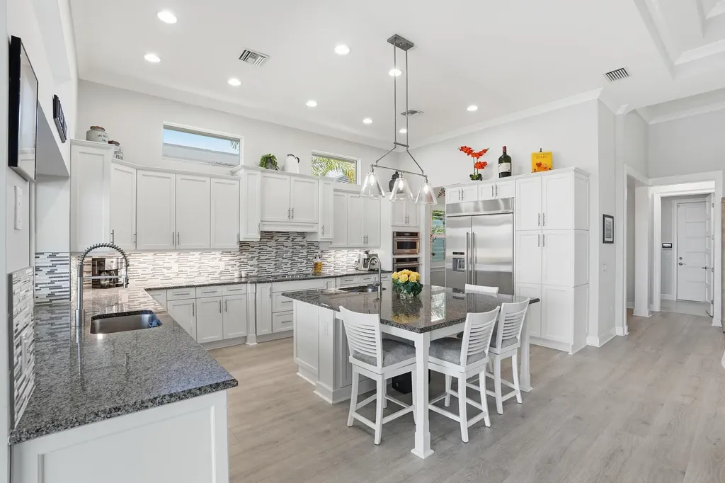 6061 Lucaya Way Naples FL 34113