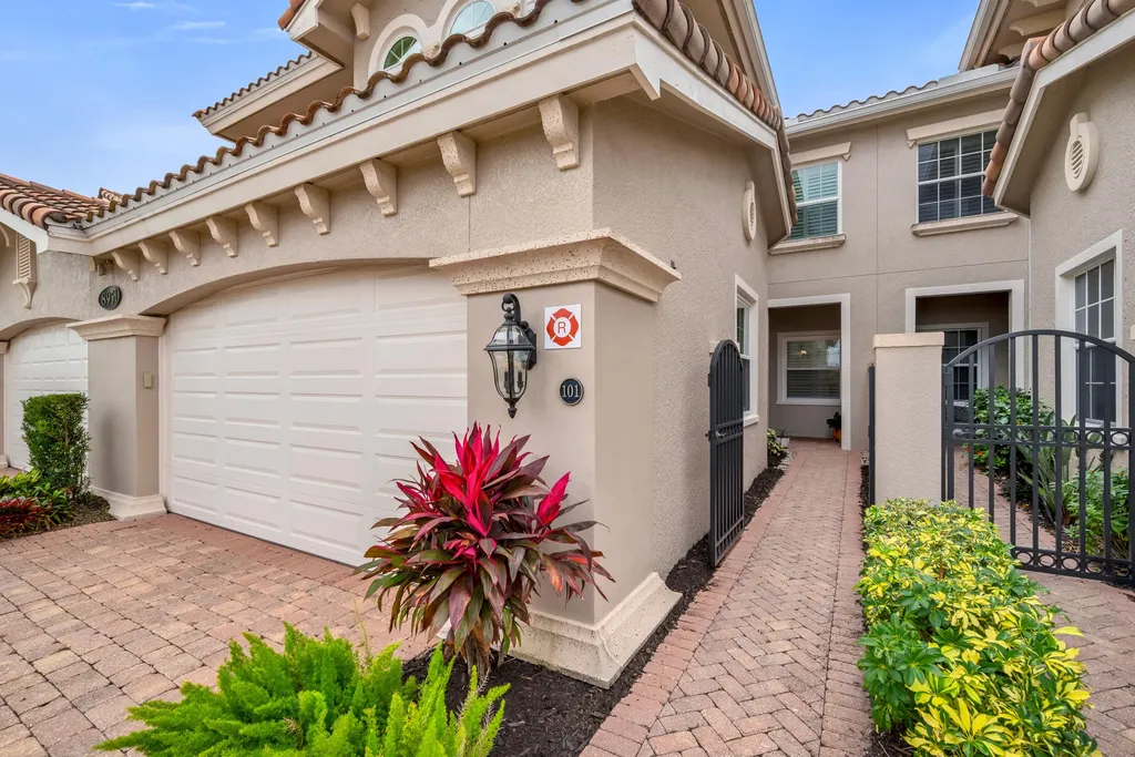 8951 Cherry Oaks Trail Naples FL 34114