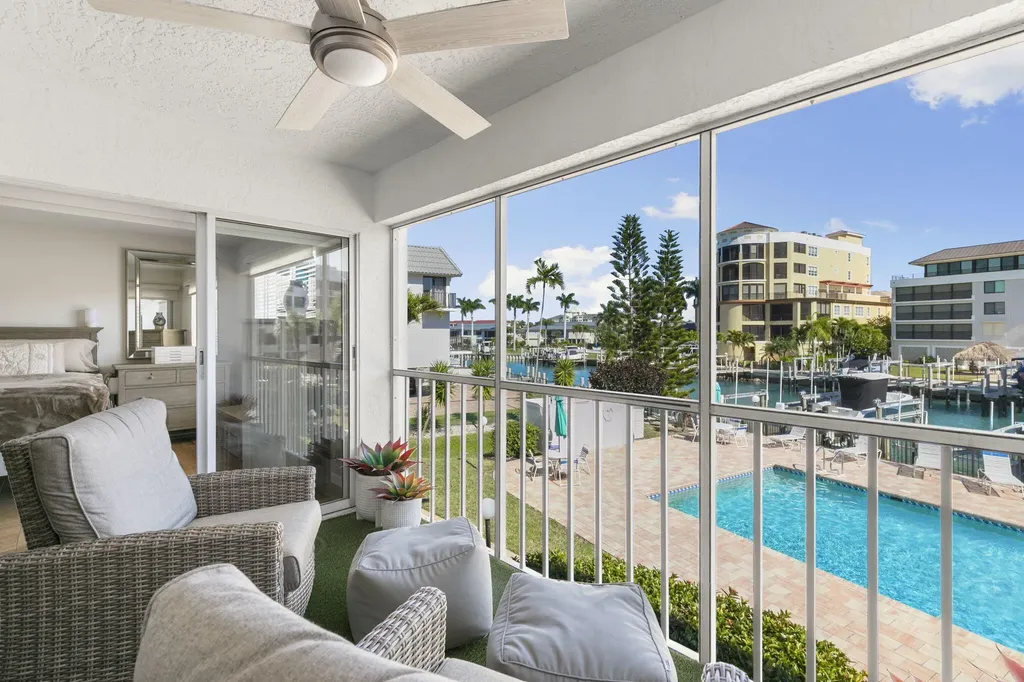 Marco Island FL, 919 Huron Court, Unit 201