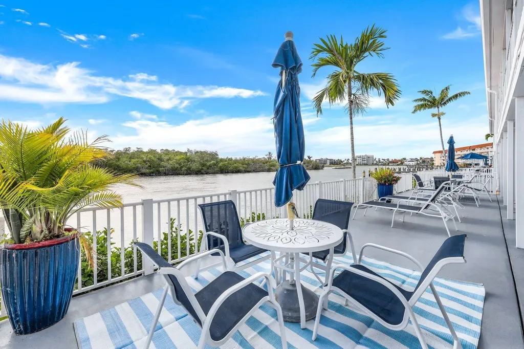 1170 Edington Marco Island FL 34145