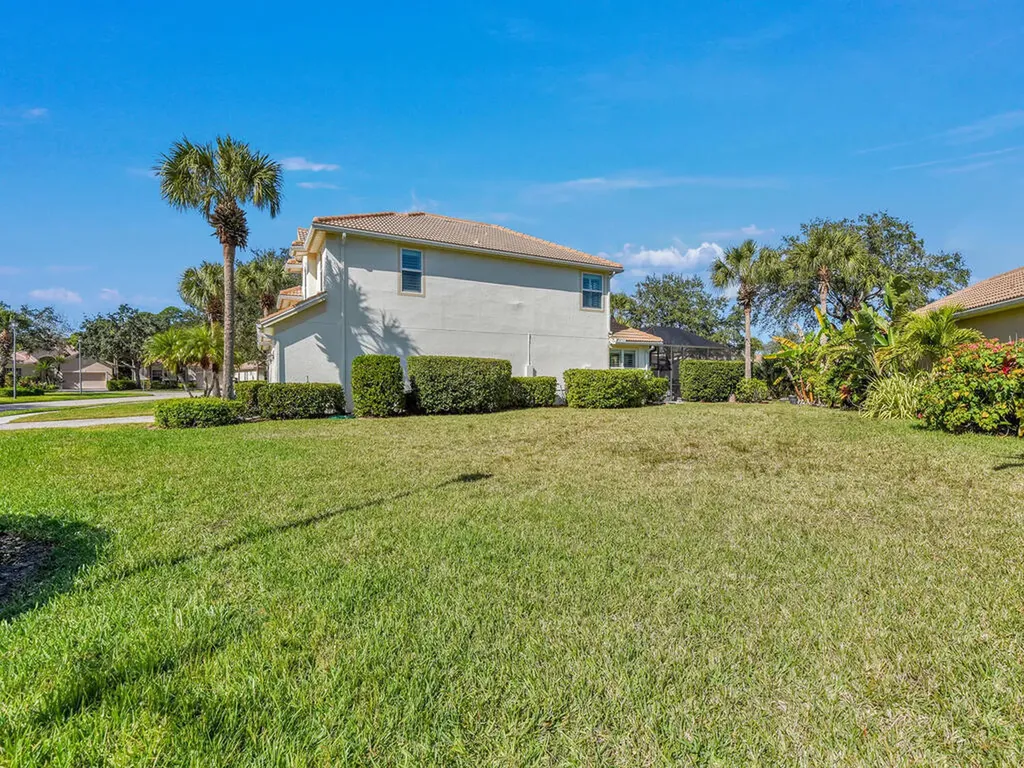 7851 Founders Circle Naples FL 34104