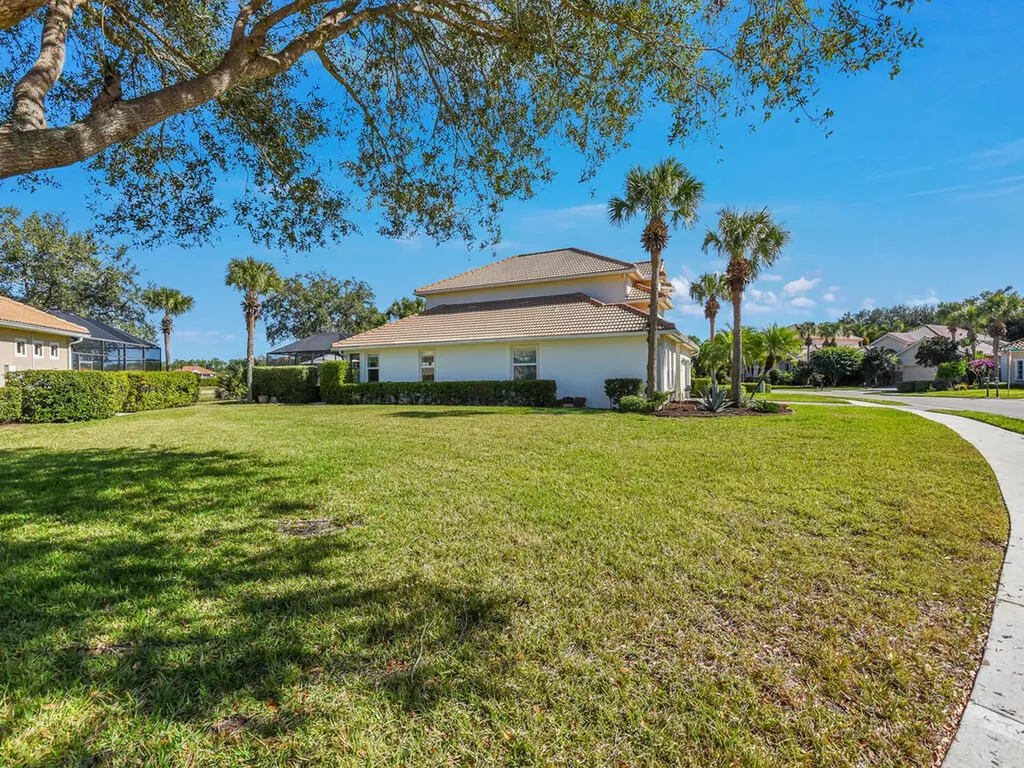7851 Founders Circle Naples FL 34104