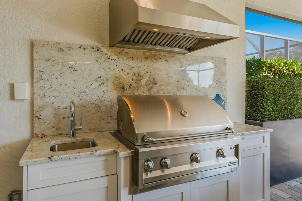 2756 Amaranda Court Naples FL 34114