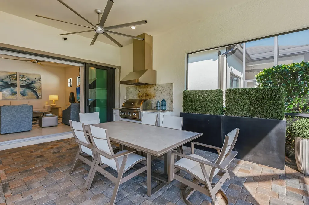 2756 Amaranda Court Naples FL 34114