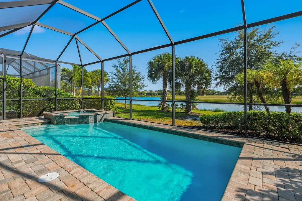 2756 Amaranda Court Naples FL 34114