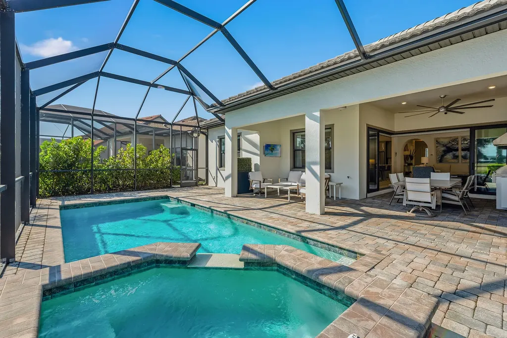 2756 Amaranda Court Naples FL 34114