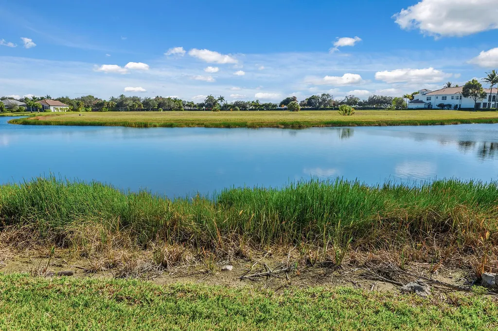 2756 Amaranda Court Naples FL 34114