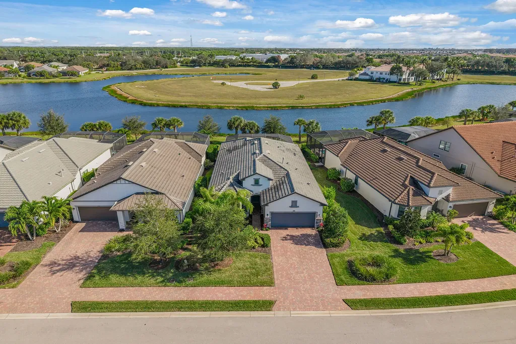 2756 Amaranda Court Naples FL 34114