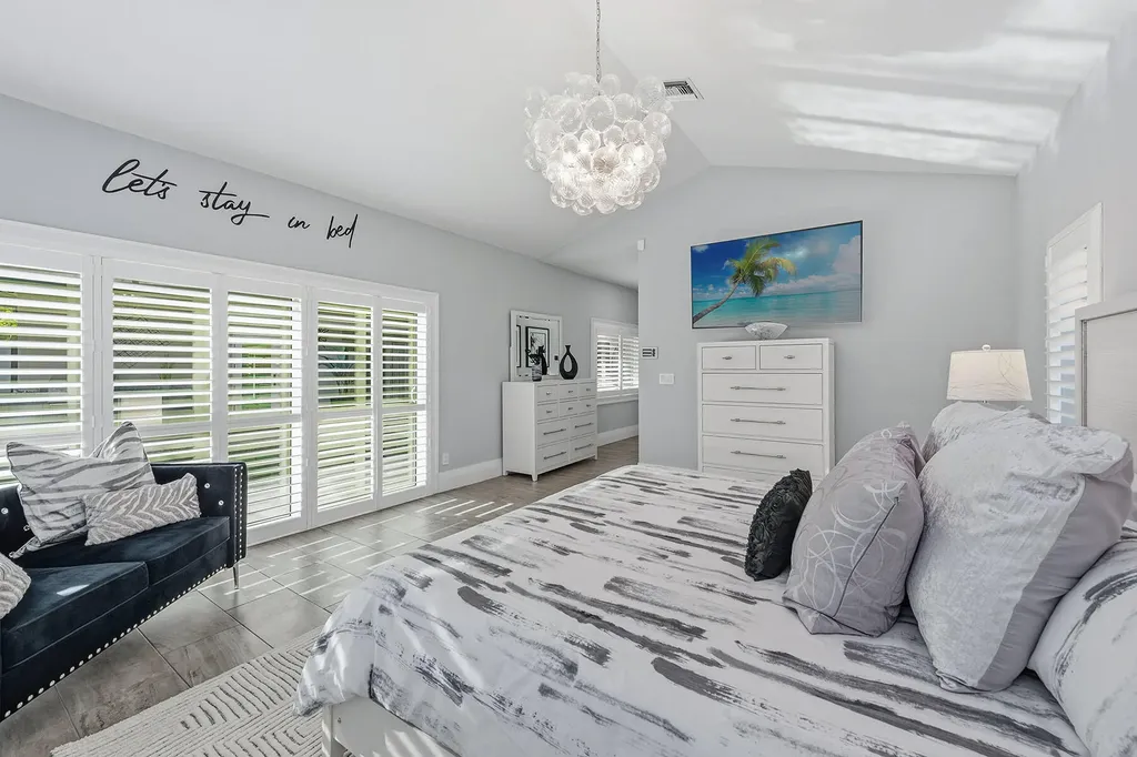 123 Newport Drive Naples FL 34114