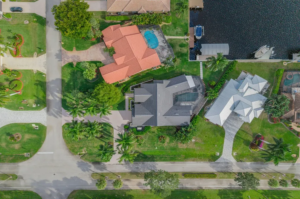 123 Newport Drive Naples FL 34114