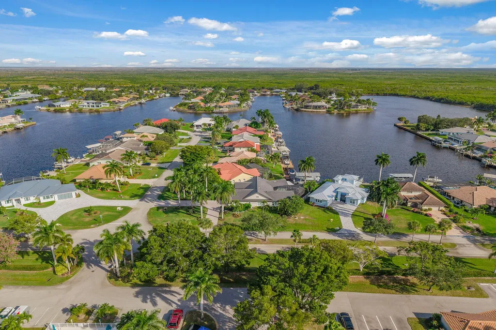 123 Newport Drive Naples FL 34114