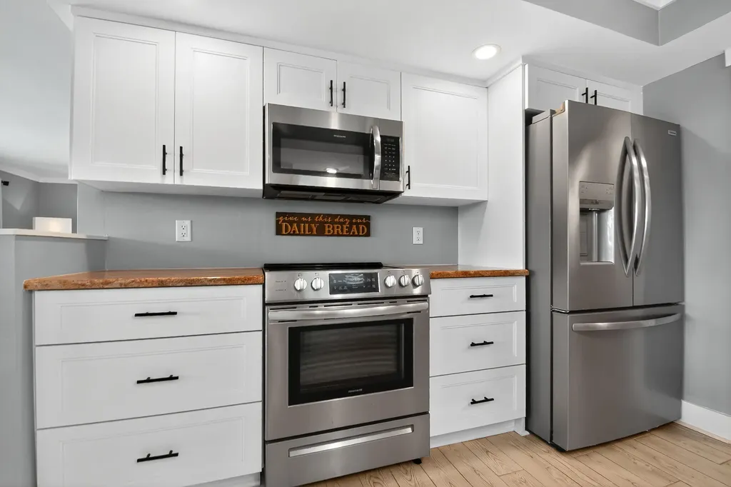 190 Tahiti Circle Naples FL 34113