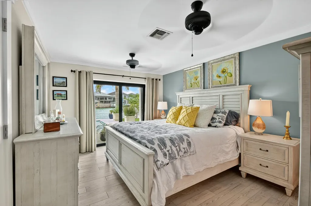 190 Tahiti Circle Naples FL 34113