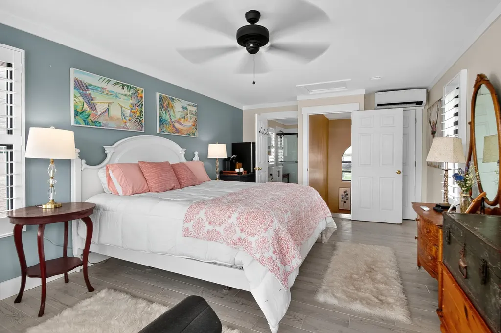 190 Tahiti Circle Naples FL 34113