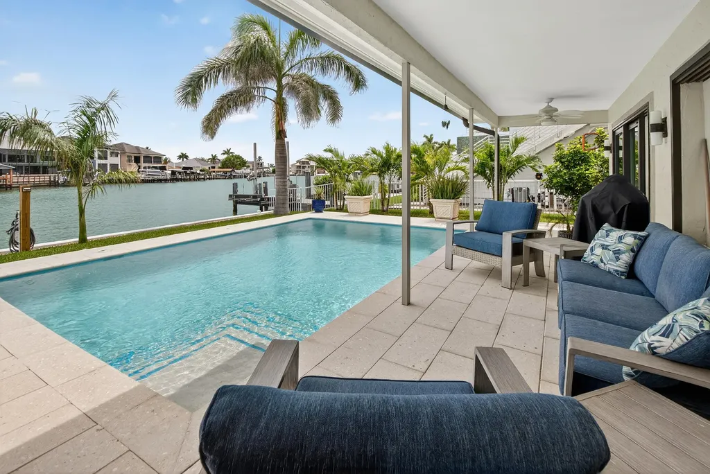 190 Tahiti Circle Naples FL 34113