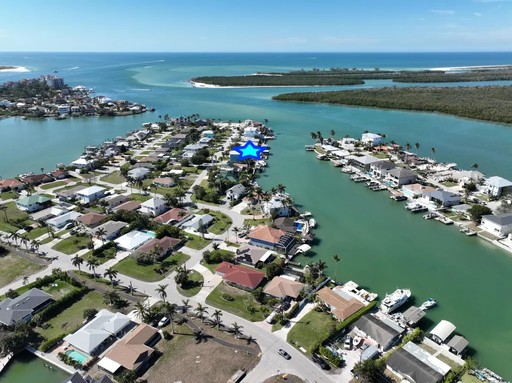 190 Tahiti Circle Naples FL 34113