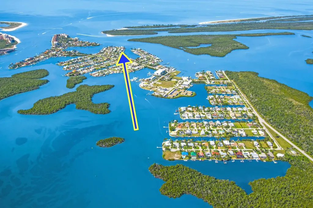 190 Tahiti Circle Naples FL 34113