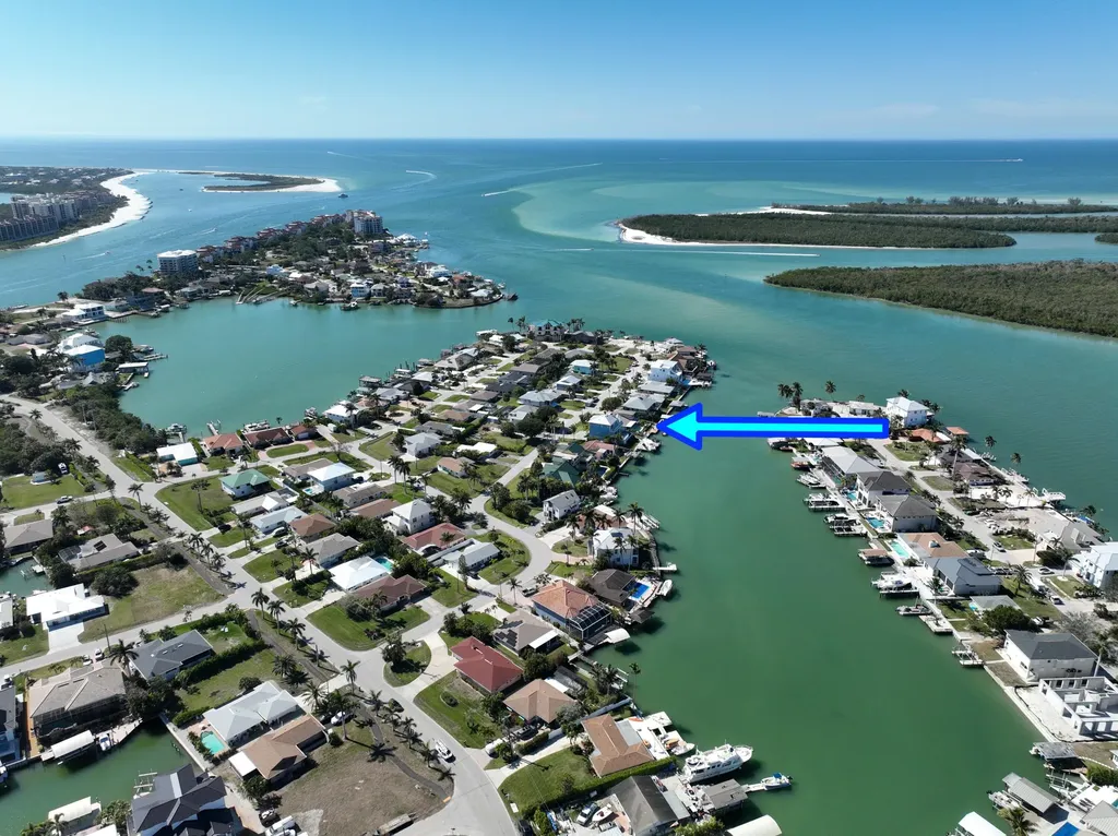 190 Tahiti Circle Naples FL 34113