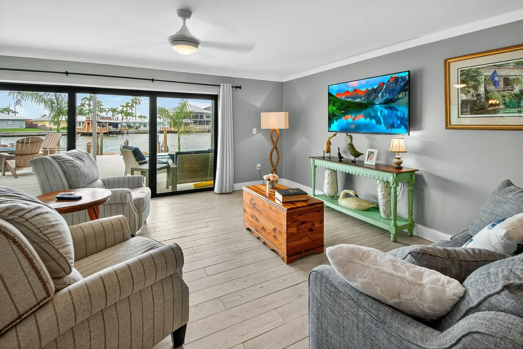 190 Tahiti Circle Naples FL 34113