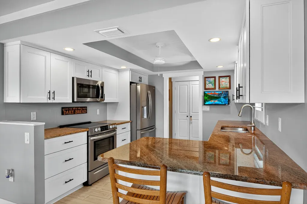 190 Tahiti Circle Naples FL 34113