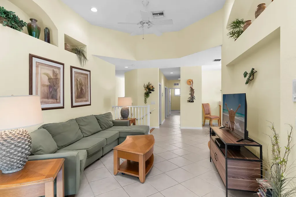 6858 Ascot Drive Naples FL 34113