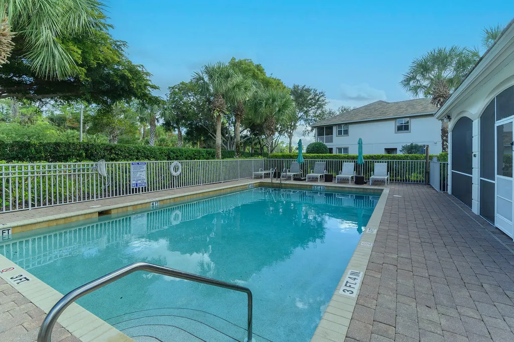 6858 Ascot Drive Naples FL 34113