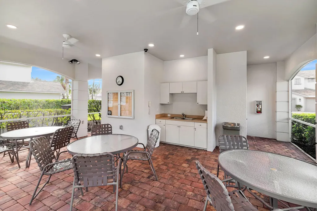 6858 Ascot Drive Naples FL 34113