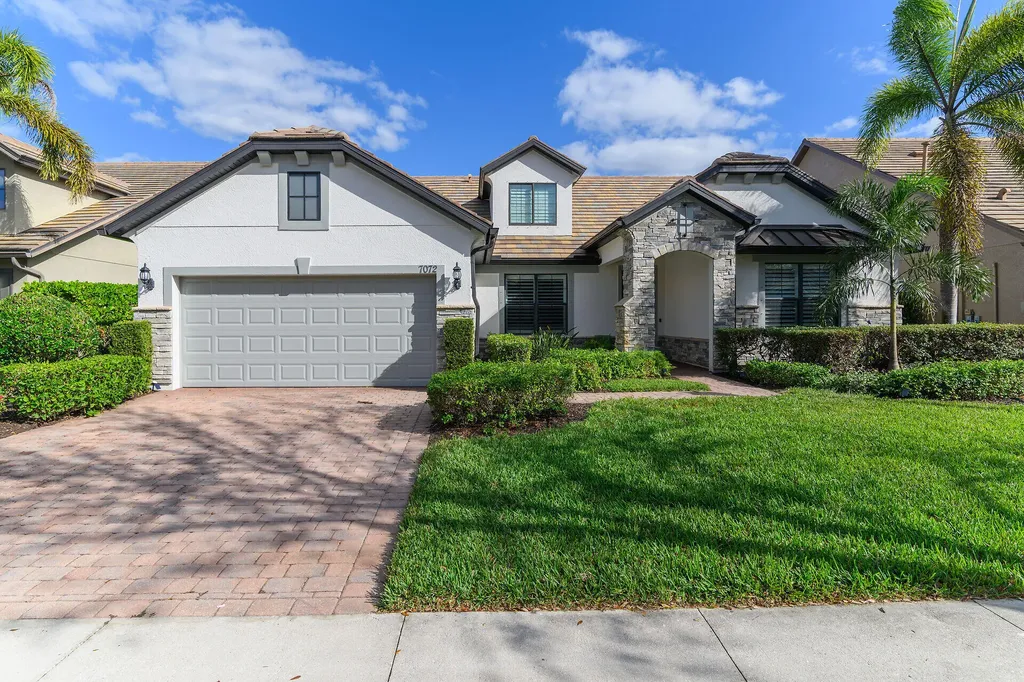 7072 Live Oak Drive Naples FL 34114