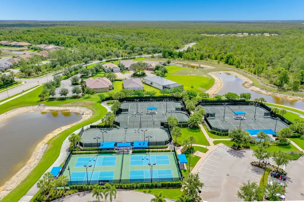 7072 Live Oak Drive Naples FL 34114