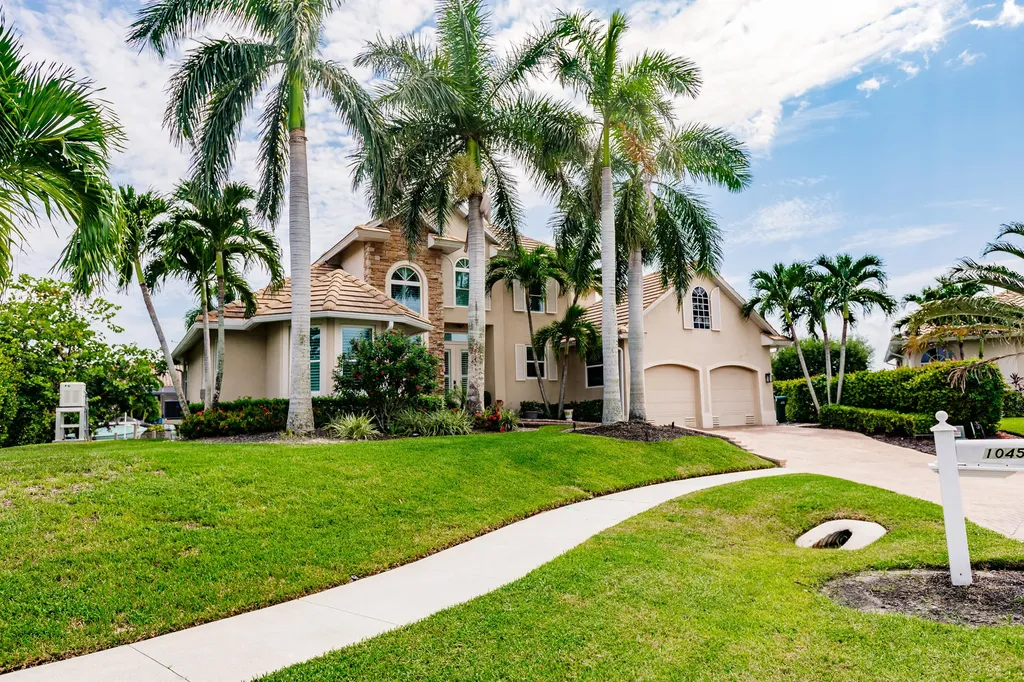 1045 Cottonwood Marco Island FL 34145